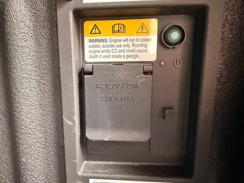 Used 2024 Ford F250 XLT w/ XLT Premium Package image 9