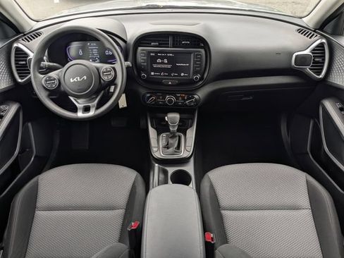 Certified 2025 Kia Soul LX w/ LX Technology Package FWD image 17