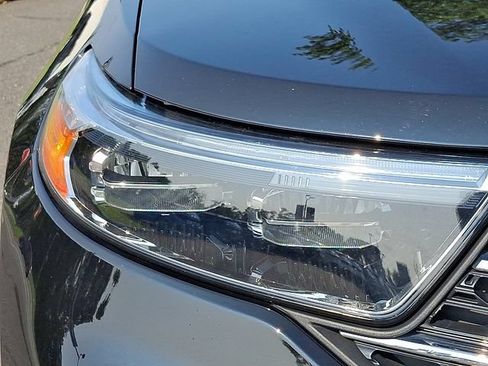 Used 2023 Ford Explorer XLT AWD/4WD image 10