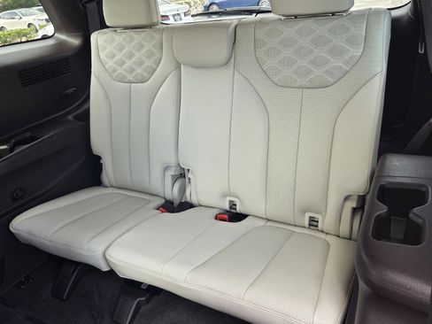 Used 2021 Hyundai Palisade Calligraphy image 12