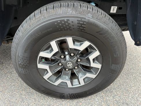 Used 2021 Toyota Tacoma TRD Off-Road AWD/4WD image 35