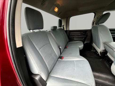 Used 2017 RAM 1500 Express RWD image 26