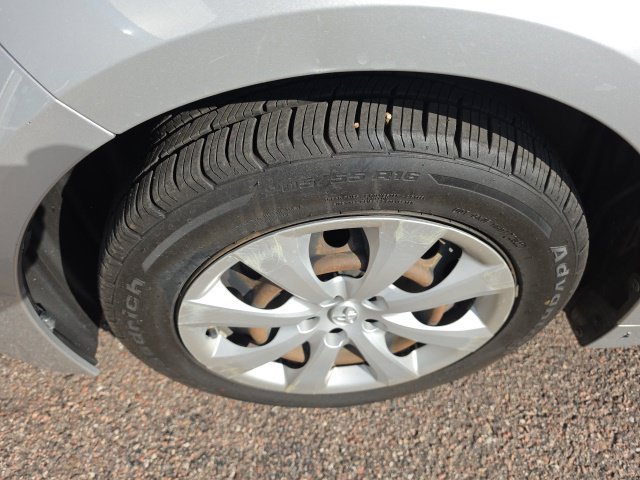 Used 2020 Toyota Corolla LE FWD image 10