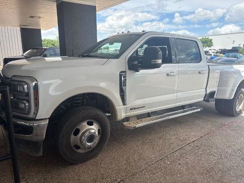 Certified 2025 Ford F350 Lariat AWD/4WD image 1
