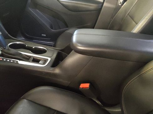 Used 2019 Chevrolet Equinox Premier FWD image 26