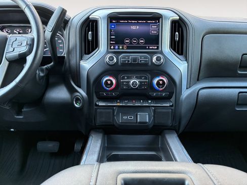 Used 2021 GMC Sierra 1500 Elevation w/ LPO, Elevation Black Package AWD/4WD image 11