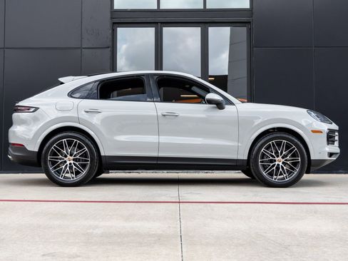 Certified 2026 Porsche Cayenne Coupe image 12