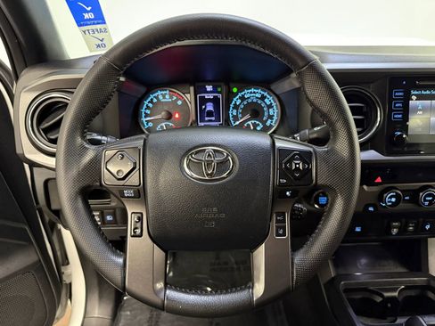 Used 2018 Toyota Tacoma TRD Sport RWD image 15