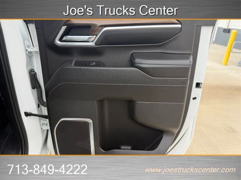 Used 2024 Chevrolet Silverado 2500 LT w/ Convenience Package AWD/4WD image 32