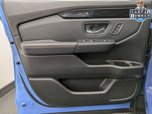 Certified 2025 Honda Pilot TrailSport image 8