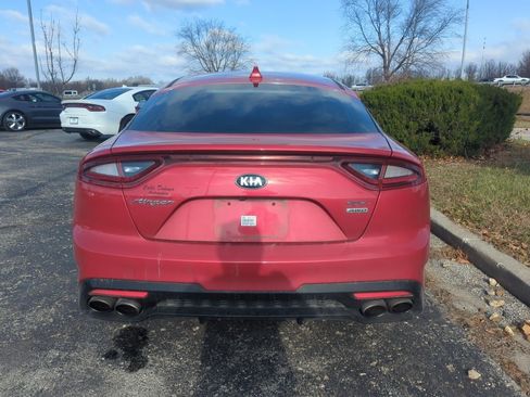 Used 2018 Kia Stinger GT1 image 7