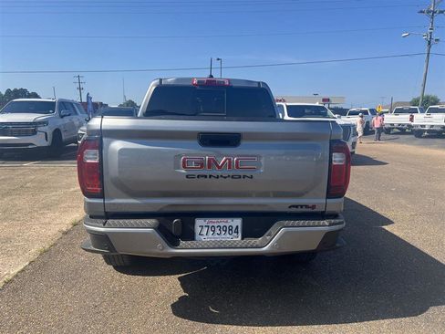 Used 2024 GMC Canyon AT4 w/ AT4 Premium Package AWD/4WD image 3