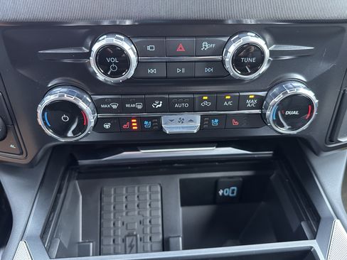 Used 2026 Ford F250 Platinum AWD/4WD image 30
