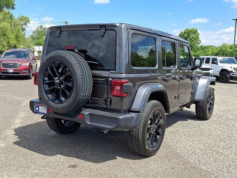 Used 2025 Jeep Wrangler Unlimited Sahara w/ Safety Group AWD/4WD image 11