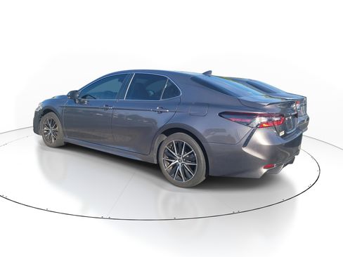 Used 2023 Toyota Camry SE FWD image 5