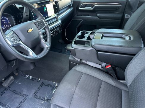 Used 2025 Chevrolet Silverado 2500 LT w/ Convenience Package AWD/4WD image 8