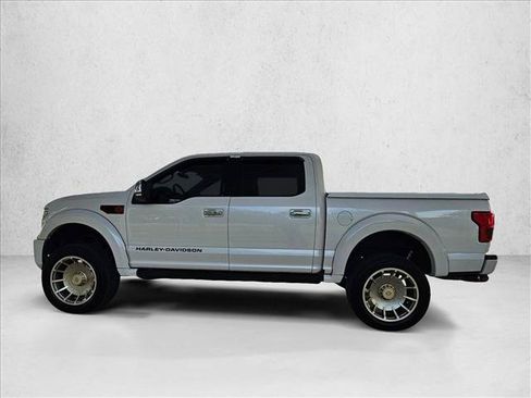Used 2019 Ford F150 Lariat w/ Equipment Group 502A Luxury AWD/4WD image 8