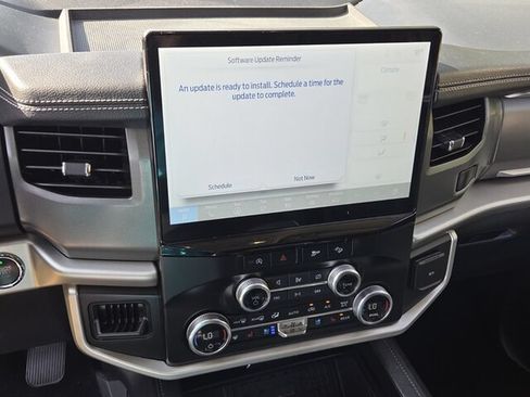 Used 2024 Ford Expedition XLT AWD/4WD image 19