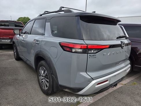 Used 2022 Nissan Pathfinder SL FWD image 2