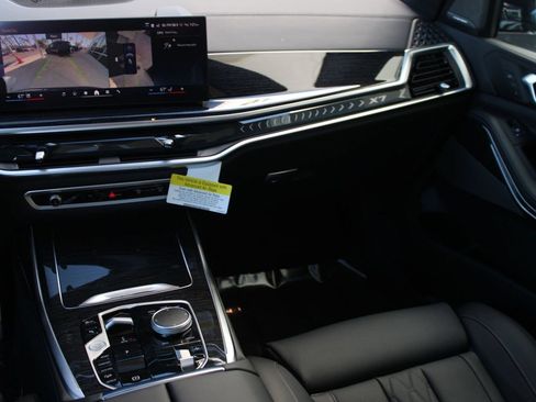Used 2026 BMW X7 xDrive40i AWD/4WD image 19