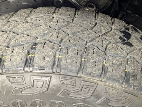 Used 2021 Chevrolet Silverado 1500 LT Trail Boss w/ Convenience Package II image 9