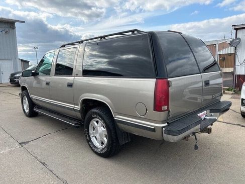 Used 1999 Chevrolet Suburban 4WD w/ Preferred Equipment Group 2 image 4
