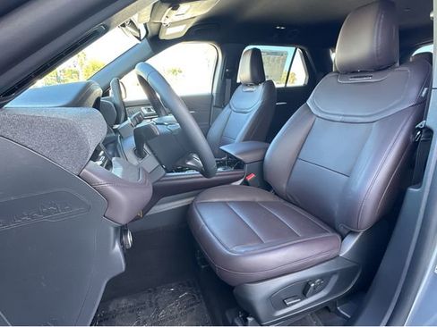 New 2026 Ford Explorer Platinum image 12
