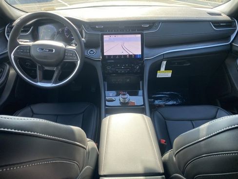 New 2025 Jeep Grand Cherokee Limited image 57