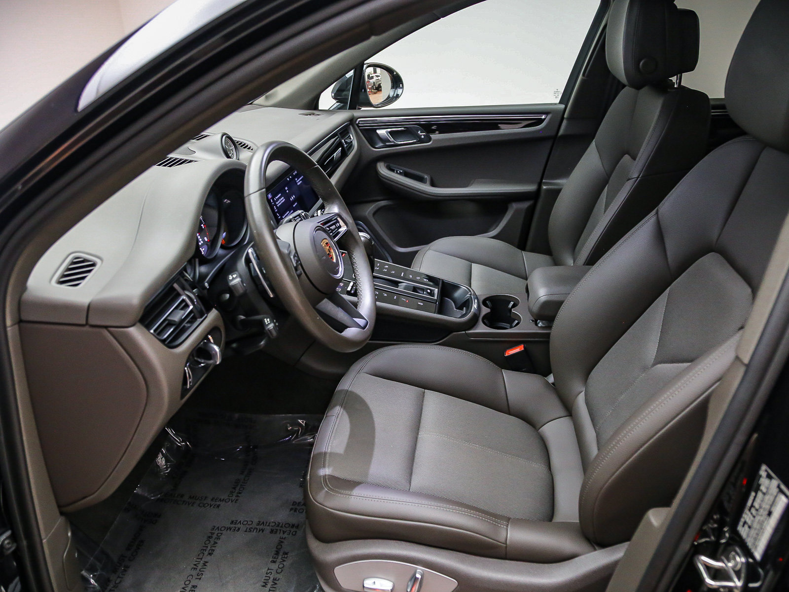 Certified 2023 Porsche Macan S AWD/4WD image 21