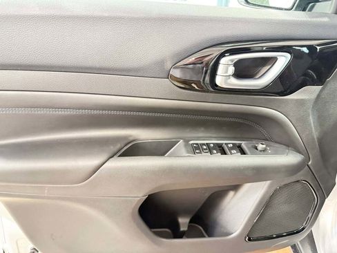 New 2026 Jeep Compass Limited image 19