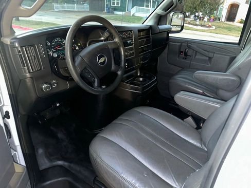 Used 2017 Chevrolet Express 2500 image 11