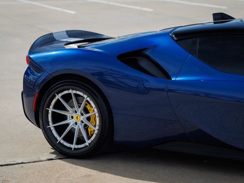 Used 2022 Ferrari SF90 Stradale image 19