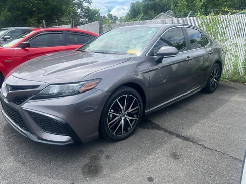 Used 2024 Toyota Camry SE w/ Convenience Package FWD image 2