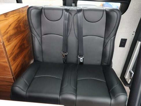 Used 2025 Mercedes-Benz Sprinter 2500 image 29