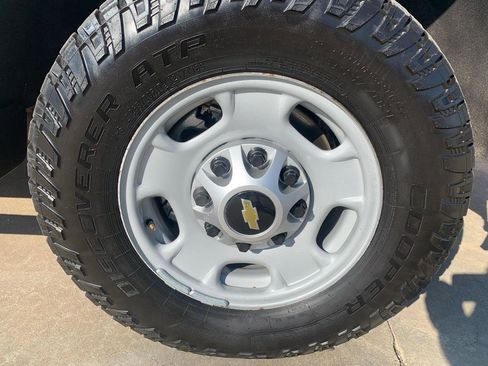 Used 2021 Chevrolet Silverado 2500 W/T w/ WT Convenience Package AWD/4WD image 11
