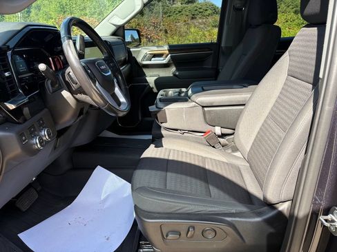 Used 2022 GMC Sierra 1500 Elevation w/ LPO, Elevation Black Package AWD/4WD image 15