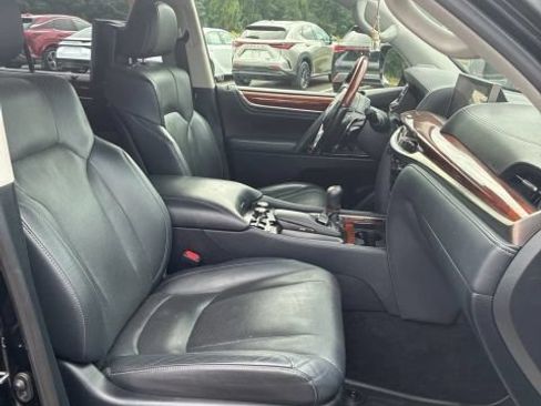 Used 2019 Lexus LX 570 4WD w/ Luxury Package image 2