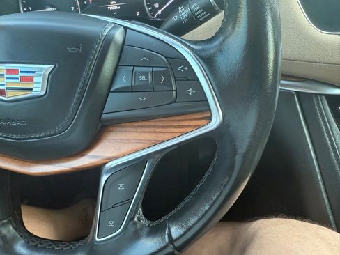 Used 2018 Cadillac XT5 Platinum image 34