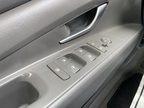 Certified 2023 Hyundai Elantra SE image 24