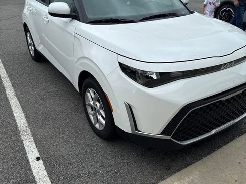 Used 2023 Kia Soul LX w/ Option Group 015 FWD image 5