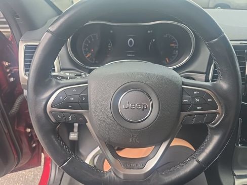 Used 2022 Jeep Grand Cherokee Laredo E RWD image 13