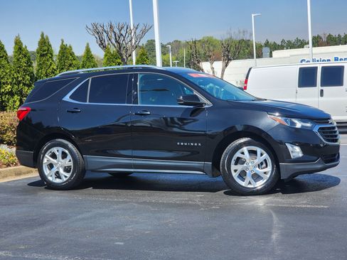 Used 2020 Chevrolet Equinox LT image 3