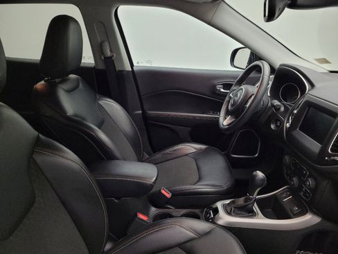 Used 2018 Jeep Compass Latitude w/ Popular Equipment Group FWD image 21
