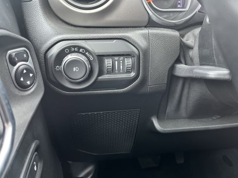 Used 2020 Jeep Wrangler Unlimited Sport image 23