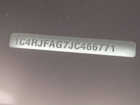 Used 2018 Jeep Grand Cherokee Altitude image 48