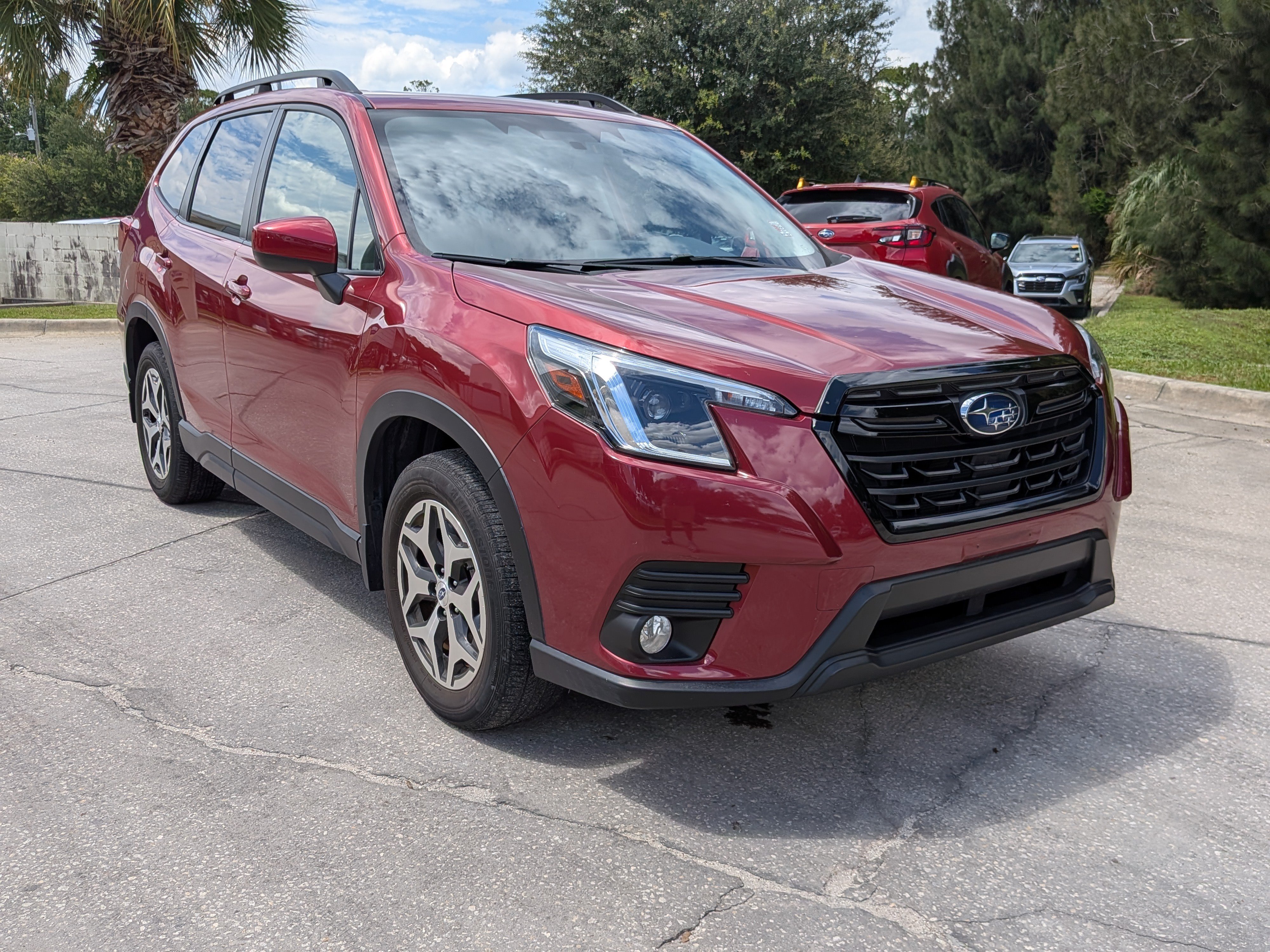 Certified 2023 Subaru Forester Premium AWD/4WD image 2