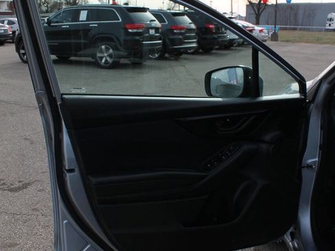 Used 2017 Subaru Impreza 2.0i Premium image 10