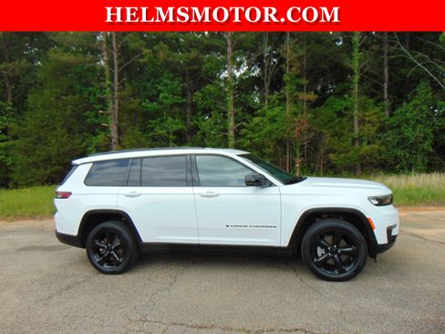 Certified 2024 Jeep Grand Cherokee L Limited w/ Black Appearance Package AWD/4WD image 15