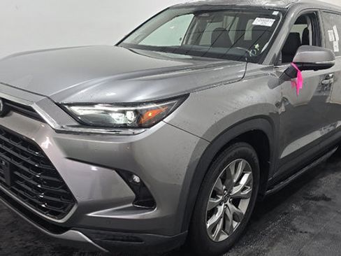 Used 2025 Toyota Grand Highlander AWD Hybrid image 4