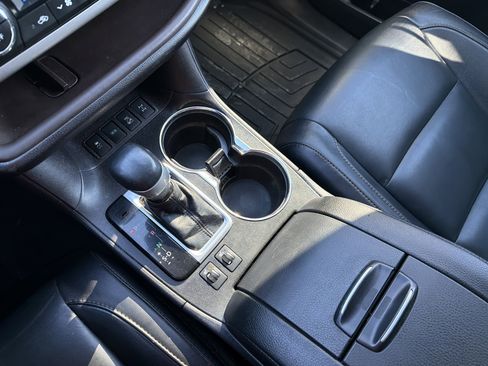 Used 2018 Toyota Highlander XLE w/ Protection Package #3 image 17
